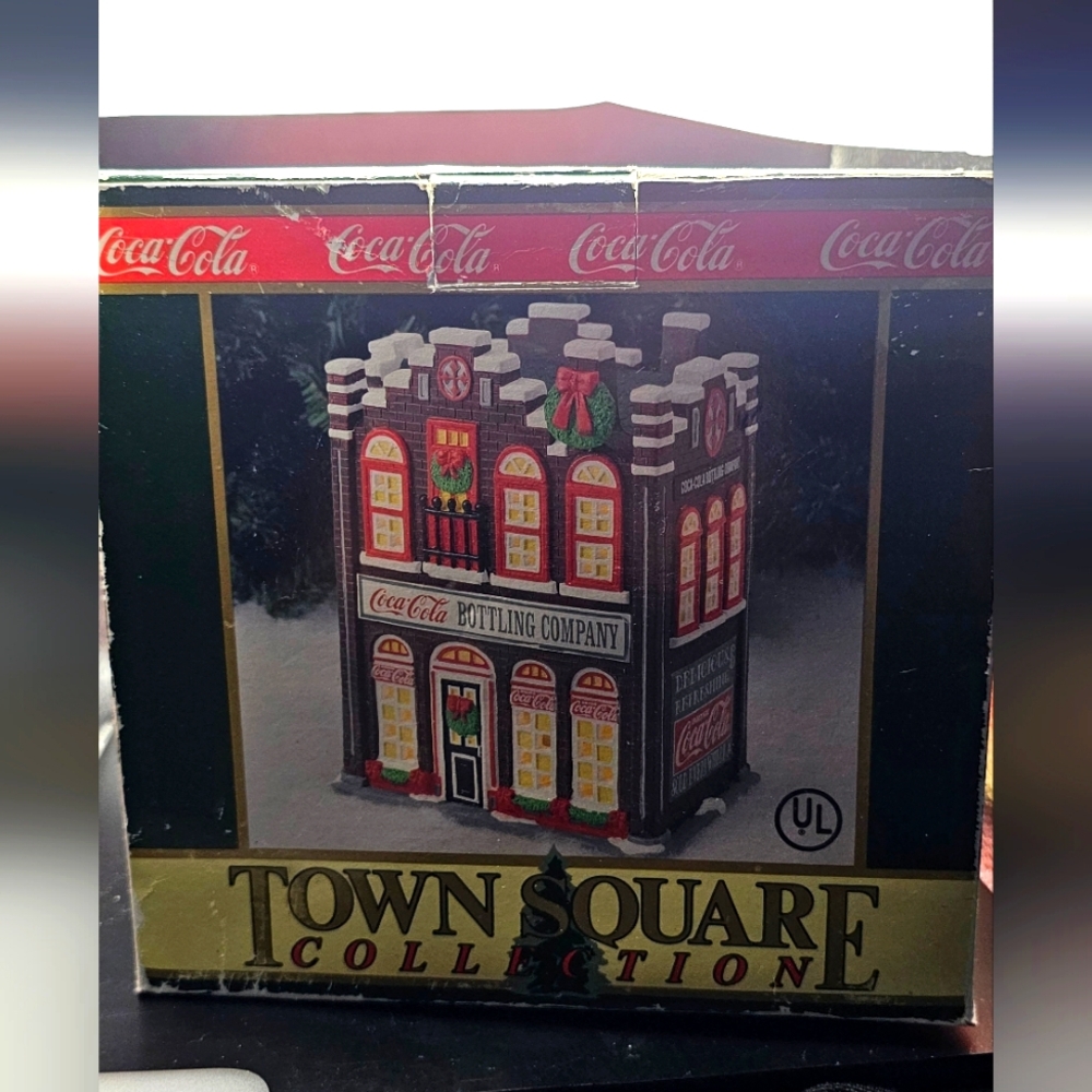 1995 Coca-Cola Town Square Collection Building